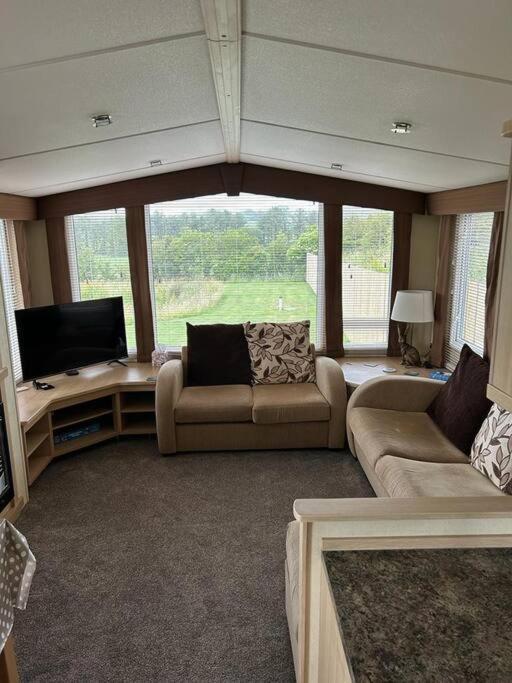 Red Squirrel Holiday Home In The Countryside, 10 Mins To Lligwy Beach Llandyfrydog Kültér fotó